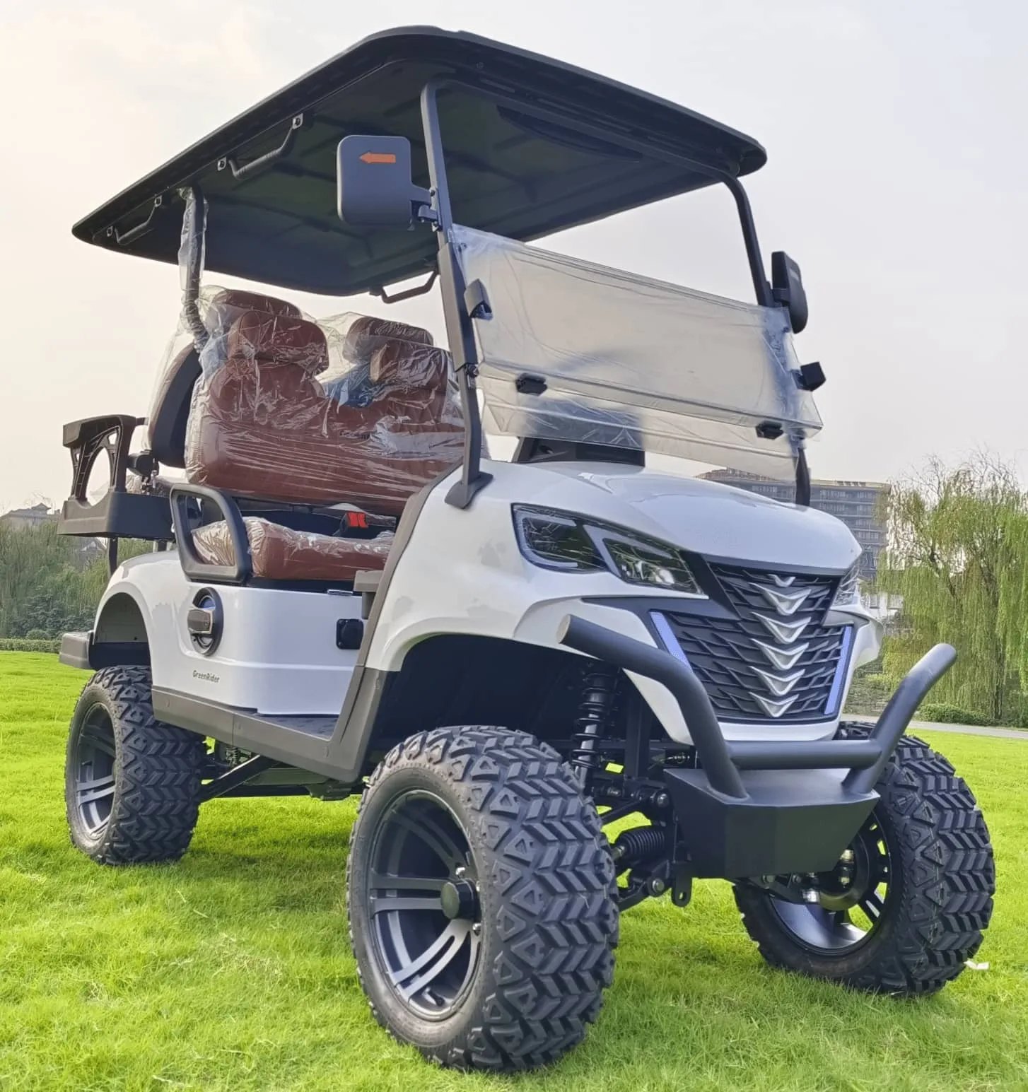 Carrinho de golfe elétrico elevado F4GH22B — 4 lugares — branco